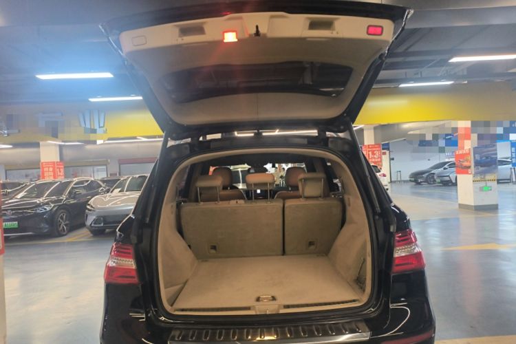Used Mercedes-Benz M-Class 2015 ML 320 4MATIC Trunk