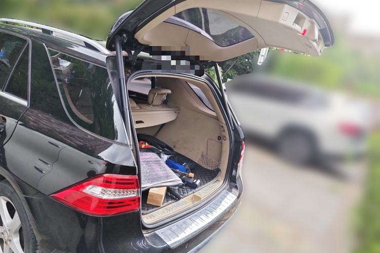 Used Mercedes-Benz M-Class 2015 ML 400 4MATIC Dynamic Model Trunk