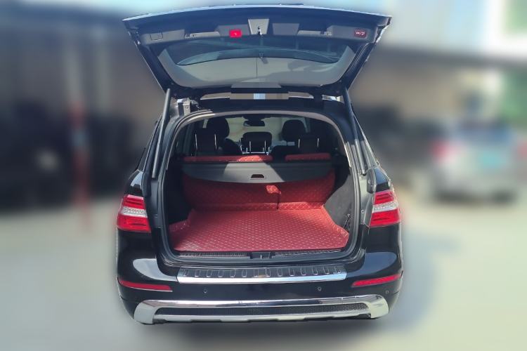 Used Mercedes-Benz M-Class 2015 ML 400 4MATIC Dynamic Model Trunk