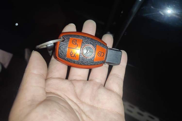 Used Mercedes-Benz M-Class 2015 ML 320 4MATIC Vehicle Key