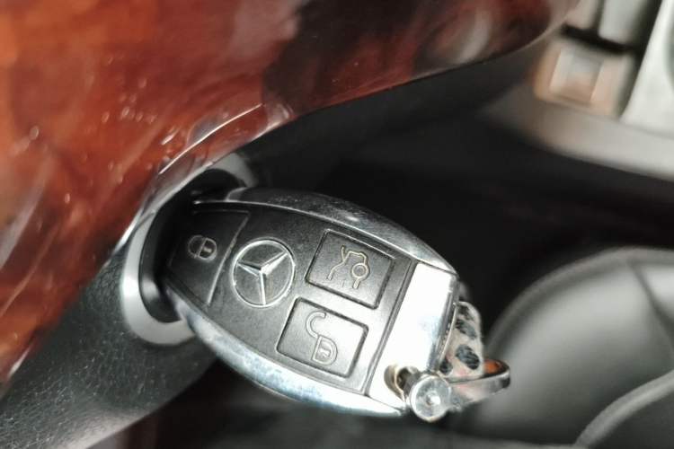 Used Mercedes-Benz M-Class 2015 ML 400 4MATIC Dynamic Model Vehicle Key