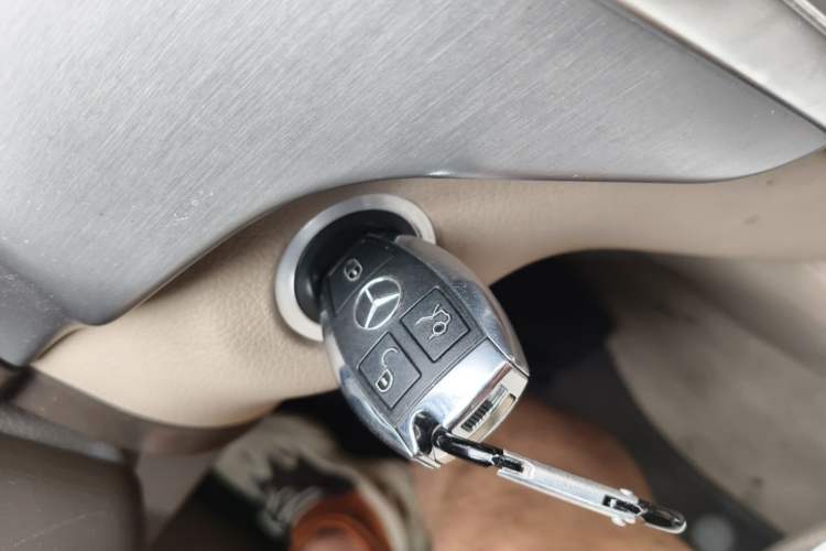 Used Mercedes-Benz M-Class 2015 ML 320 4MATIC Vehicle Key
