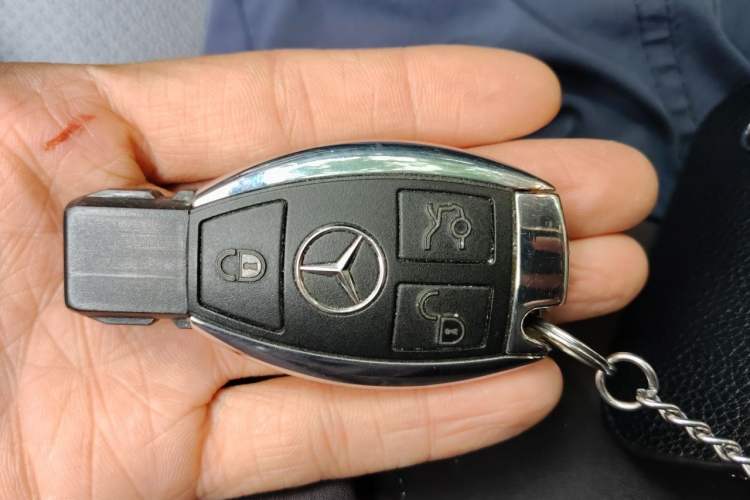 Used Mercedes-Benz M-Class 2015 ML 400 4MATIC Dynamic Model Vehicle Key