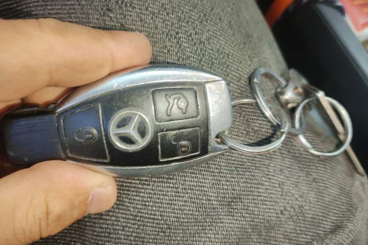 Used Mercedes-Benz M-Class 2015 ML 320 4MATIC Vehicle Key