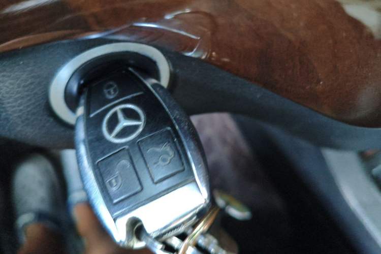 Used Mercedes-Benz M-Class 2015 ML 400 4MATIC Dynamic Model Vehicle Key