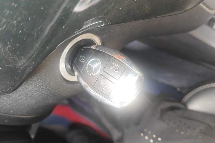 Used Mercedes-Benz M-Class  Vehicle Key