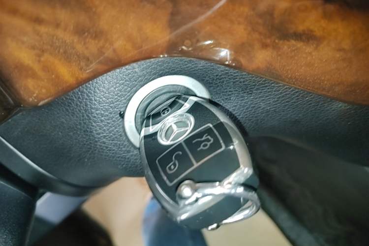 Used Mercedes-Benz M-Class 2015 ML 400 4MATIC Dynamic Model Vehicle Key