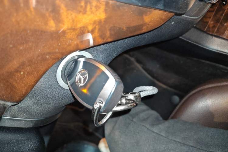 Used Mercedes-Benz M-Class 2015 ML 400 4MATIC Luxury Model Vehicle Key