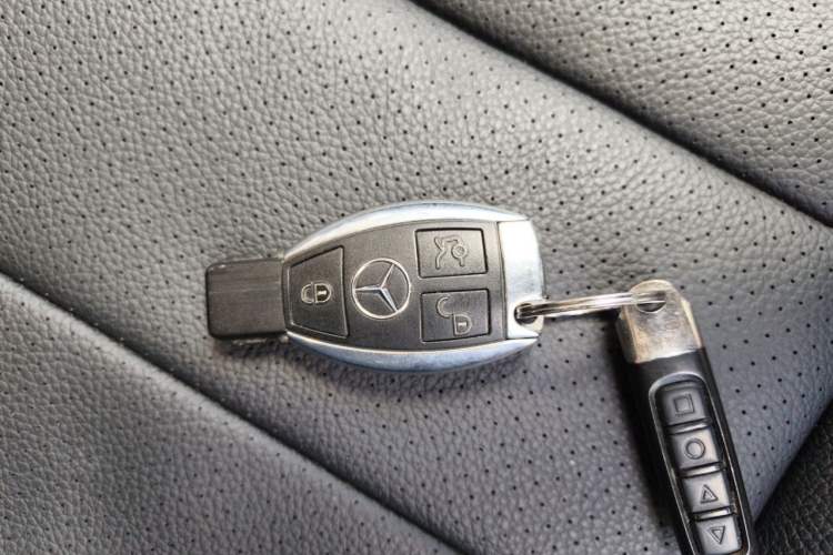 Used Mercedes-Benz M-Class 2015 ML 400 4MATIC Dynamic Model Vehicle Key