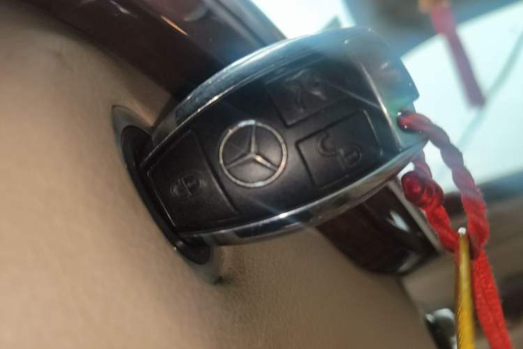 Used Mercedes-Benz M-Class 2015 ML 400 4MATIC Dynamic Model Vehicle Key