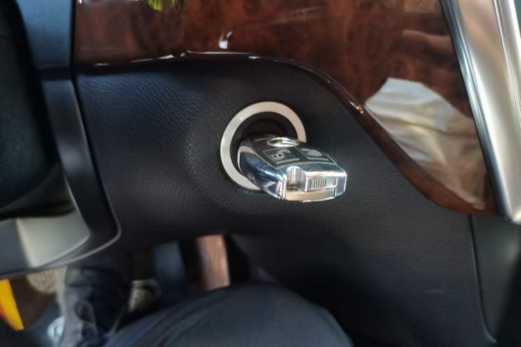 Used Mercedes-Benz M-Class 2015 ML 400 4MATIC Luxury Model Vehicle Key