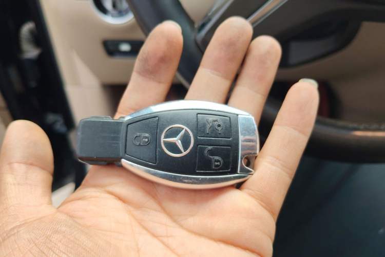 Used Mercedes-Benz M-Class 2015 ML 320 4MATIC Vehicle Key
