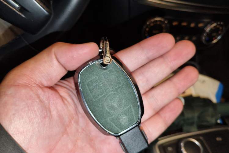 Used Mercedes-Benz M-Class 2015 ML 400 4MATIC Dynamic Model Vehicle Key