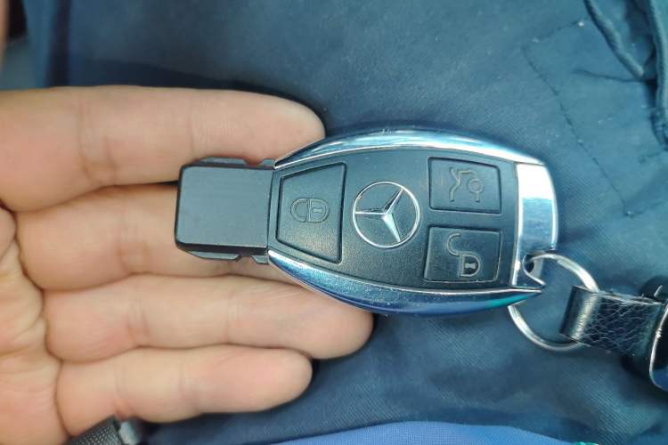 Used Mercedes-Benz M-Class 2015 ML 400 4MATIC Dynamic Model Vehicle Key