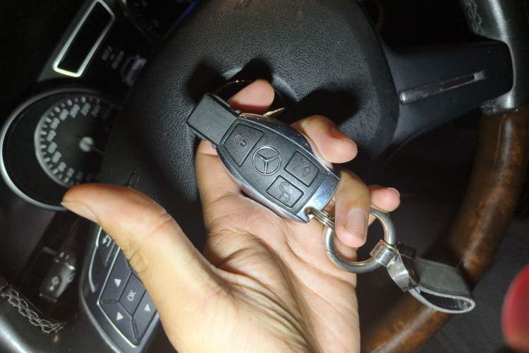Used Mercedes-Benz M-Class 2015 ML 400 4MATIC Luxury Model Vehicle Key