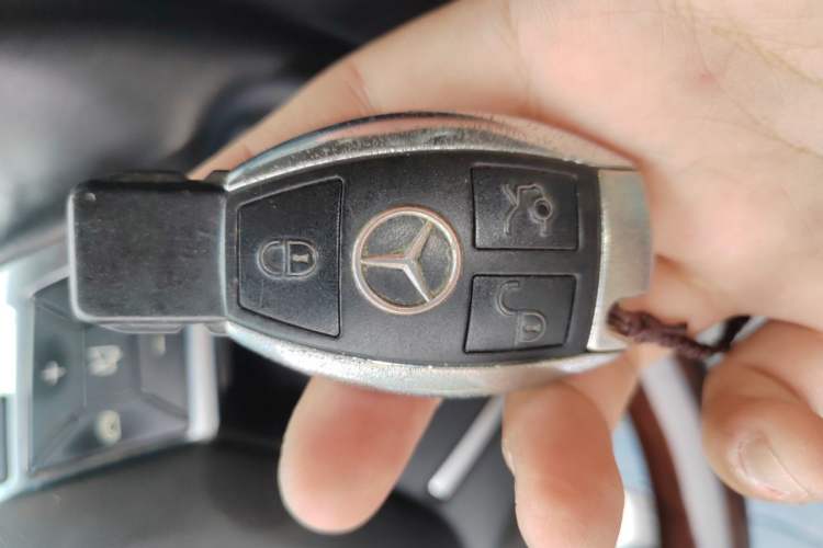 Used Mercedes-Benz M-Class 2015 ML 400 4MATIC Dynamic Model Vehicle Key
