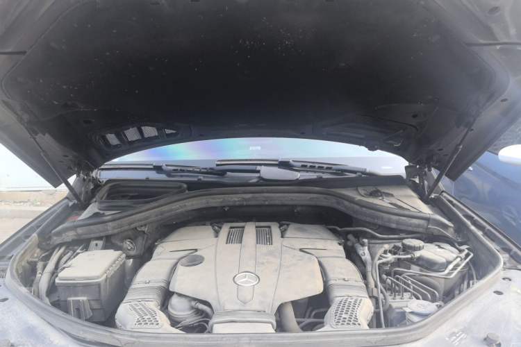 Used Mercedes-Benz M-Class 2015 ML 320 4MATIC Engine Bay