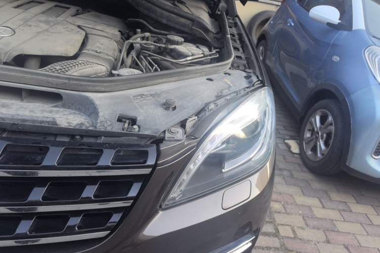Used Mercedes-Benz M-Class 2015 ML 320 4MATIC Engine Bay Left