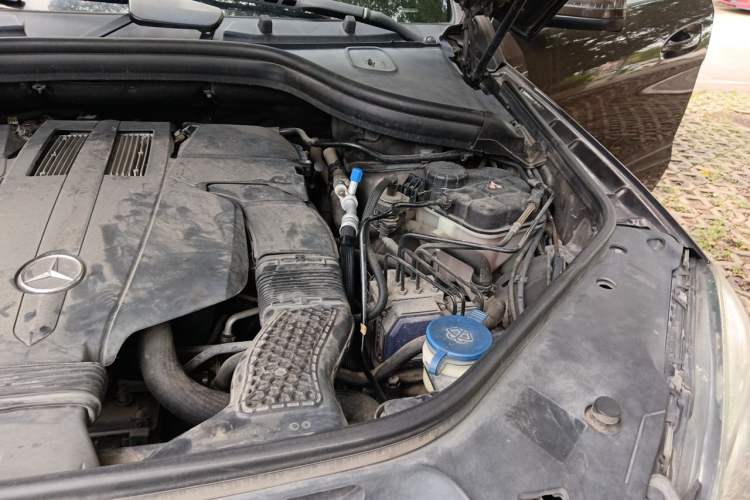 Used Mercedes-Benz M-Class 2015 ML 320 4MATIC Engine Bay Left