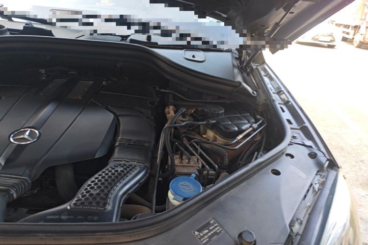 Used Mercedes-Benz M-Class 2015 ML 320 4MATIC Engine Bay Left
