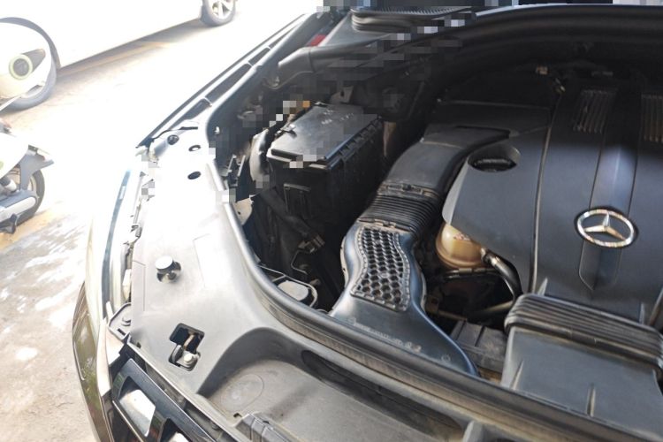 Used Mercedes-Benz M-Class 2015 ML 320 4MATIC Engine Bay Right