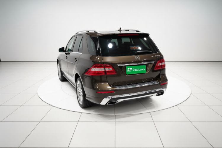 Used Mercedes-Benz M-Class 2015 ML 400 4MATIC Dynamic Model Exterior 2