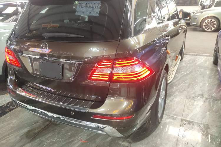 Used Mercedes-Benz M-Class 2015 ML 400 4MATIC Dynamic Model Exterior 2