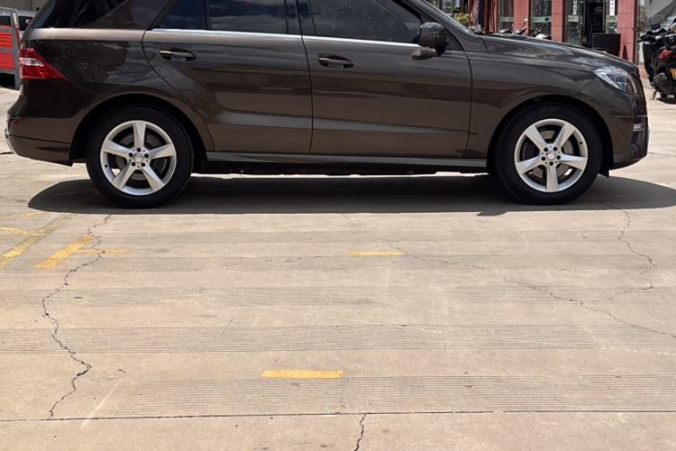 Used Mercedes-Benz M-Class 2015 ML 400 4MATIC Dynamic Model Exterior 3