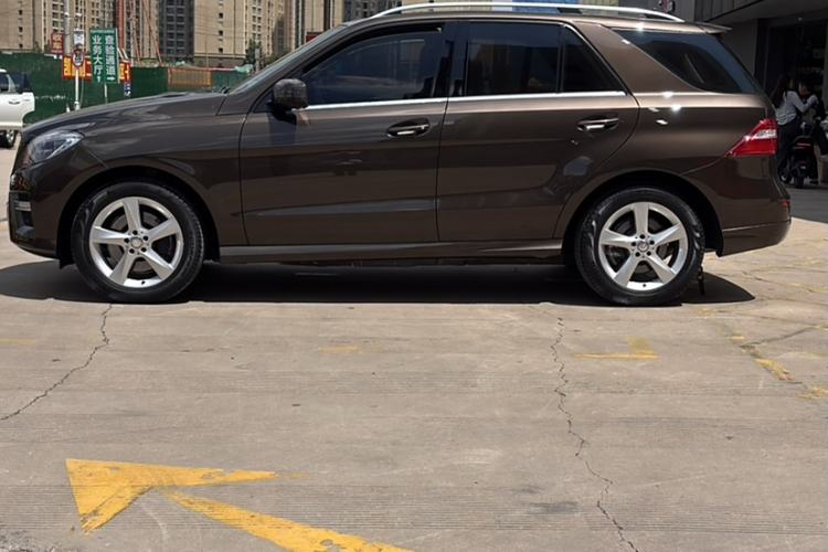 Used Mercedes-Benz M-Class 2015 ML 400 4MATIC Dynamic Model Exterior 6