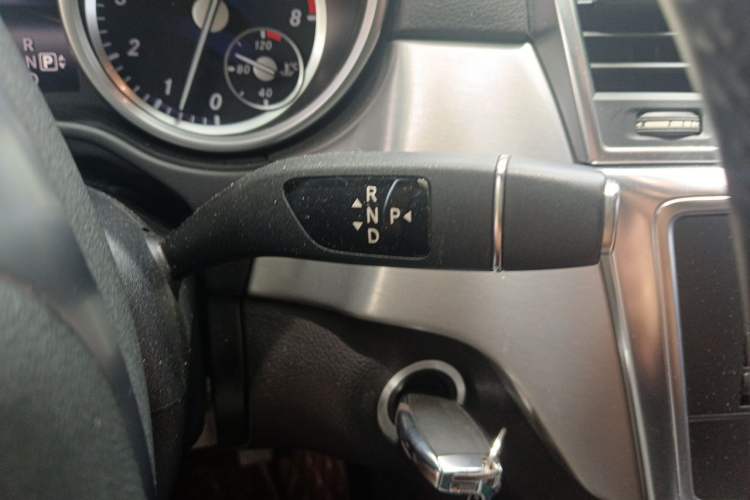 Used Mercedes-Benz M-Class 2015 ML 320 4MATIC Gear Lever