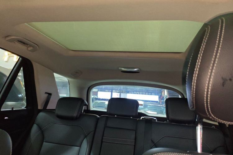 Used Mercedes-Benz M-Class 2015 ML 400 4MATIC Dynamic Model Headliner