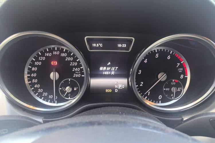 Used Mercedes-Benz M-Class 2015 ML 320 4MATIC Instrument Cluster