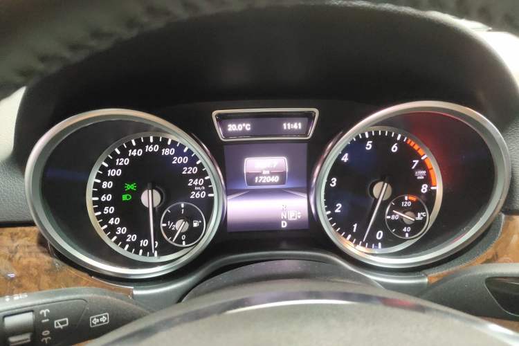 Used Mercedes-Benz M-Class 2015 ML 400 4MATIC Dynamic Model Instrument Cluster