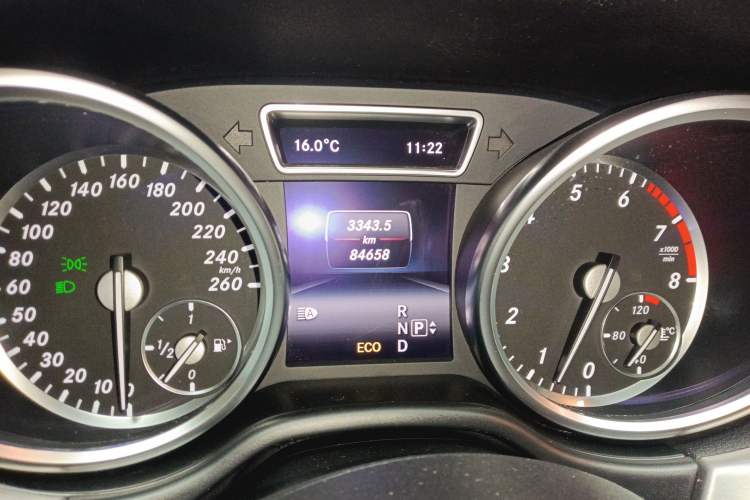 Used Mercedes-Benz M-Class 2015 ML 320 4MATIC Instrument Cluster
