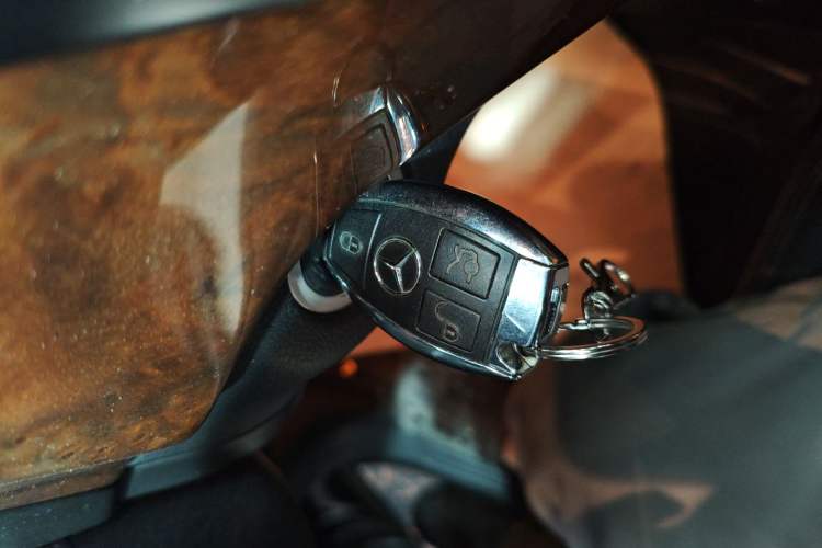 Used Mercedes-Benz M-Class 2015 ML 400 4MATIC Dynamic Model Interior 1
