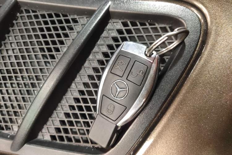 Used Mercedes-Benz M-Class 2015 ML 400 4MATIC Dynamic Model Interior 1