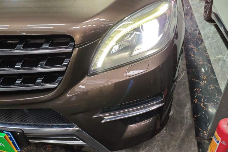 Used Mercedes-Benz M-Class 2015 ML 400 4MATIC Dynamic Model Left Front Headlight