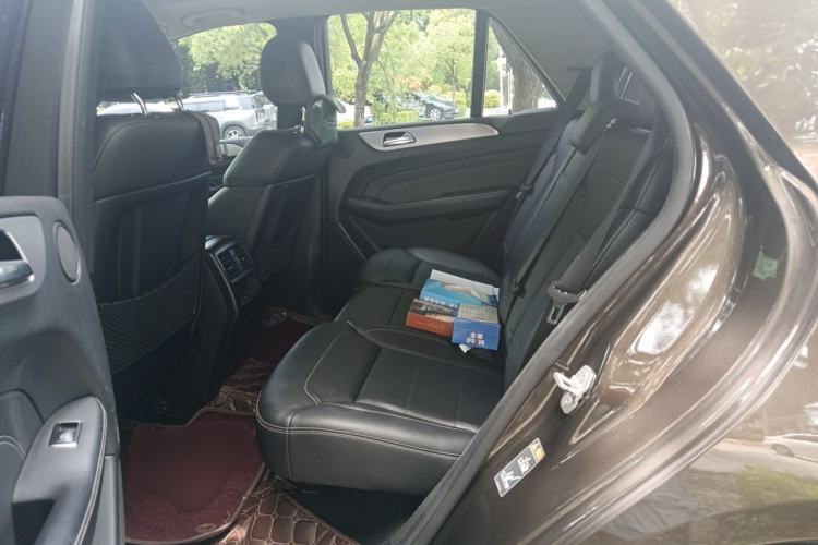 Used Mercedes-Benz M-Class 2015 ML 320 4MATIC Left Rear Seat