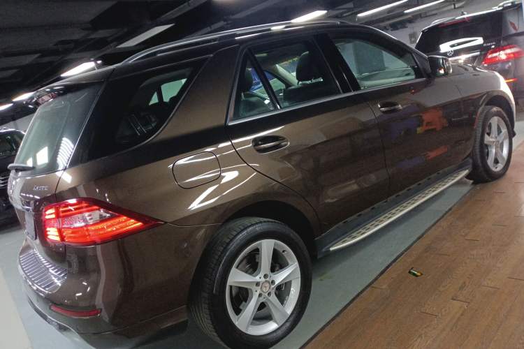 Used Mercedes-Benz M-Class 2015 ML 320 4MATIC Rear Right 45 Deg