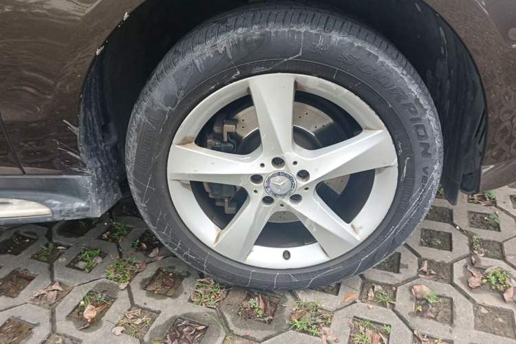 Used Mercedes-Benz M-Class 2015 ML 320 4MATIC Right Front Wheel Hub