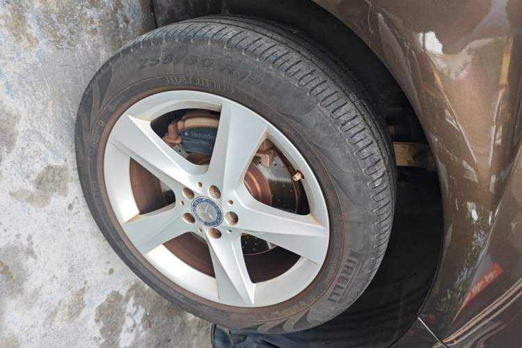 Used Mercedes-Benz M-Class 2015 ML 320 4MATIC Right Front Wheel Hub
