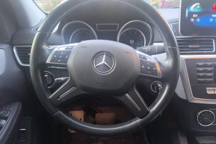 Used Mercedes-Benz M-Class 2015 ML 320 4MATIC Steering Wheel