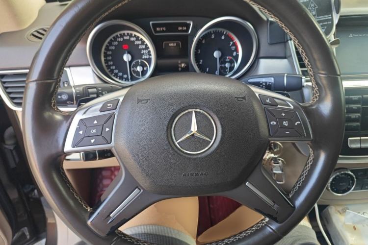 Used Mercedes-Benz M-Class 2015 ML 320 4MATIC Steering Wheel