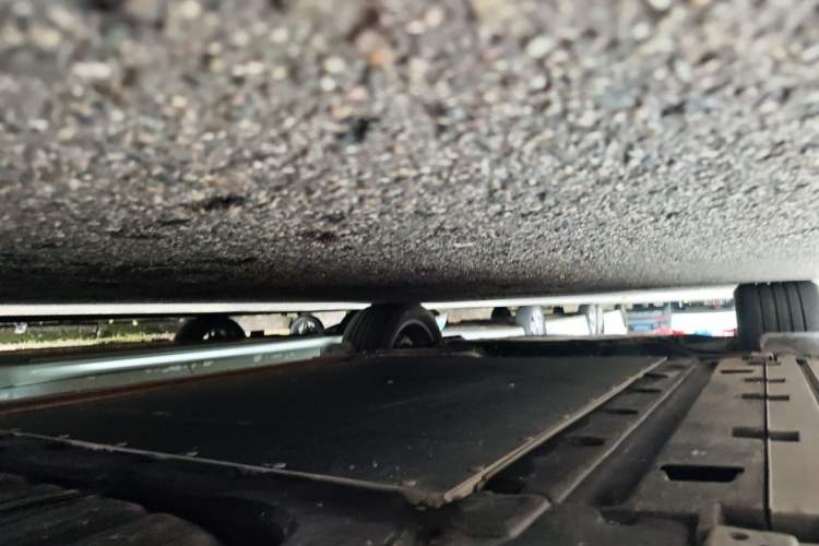 Used Mercedes-Benz M-Class 2015 ML 320 4MATIC Chassis Rear Left