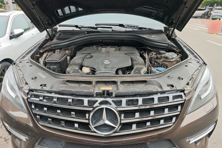 Used Mercedes-Benz M-Class 2015 ML 320 4MATIC Engine Bay