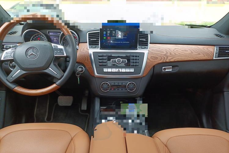 Used Mercedes-Benz M-Class 2015 ML 400 4MATIC Luxury Model Center Console