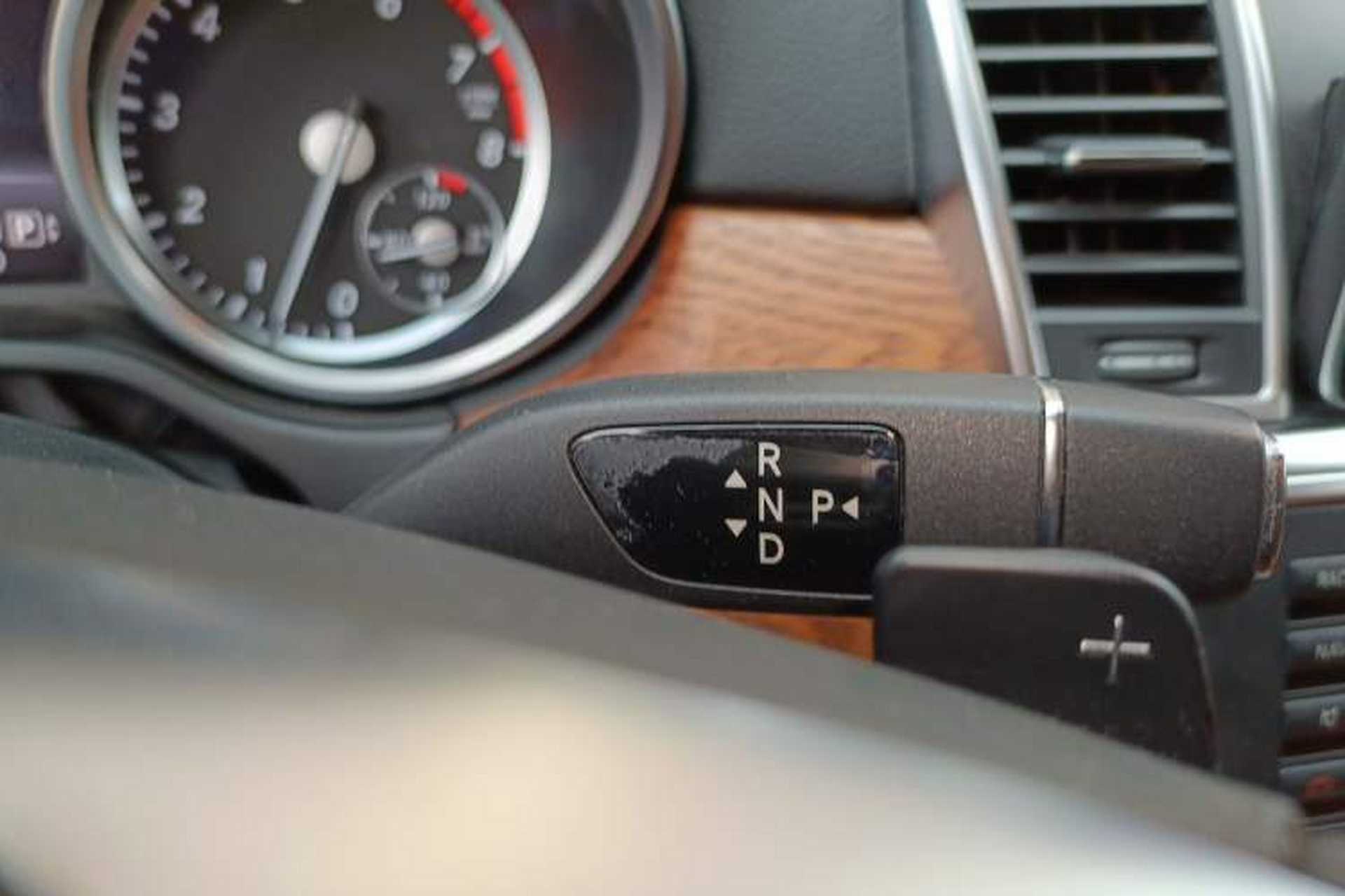 Used Mercedes-Benz M-Class 2015 ML 400 4MATIC Luxury Model Gear Lever