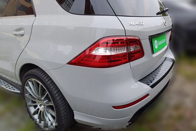 Used Mercedes-Benz M-Class 2015 ML 400 4MATIC Luxury Model Rear Left 45 Deg