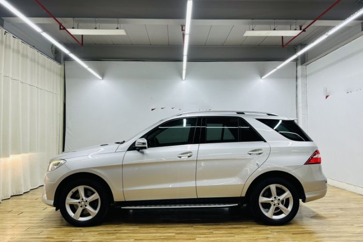 Used Mercedes-Benz M-Class 2015 ML 320 4MATIC Exterior 1