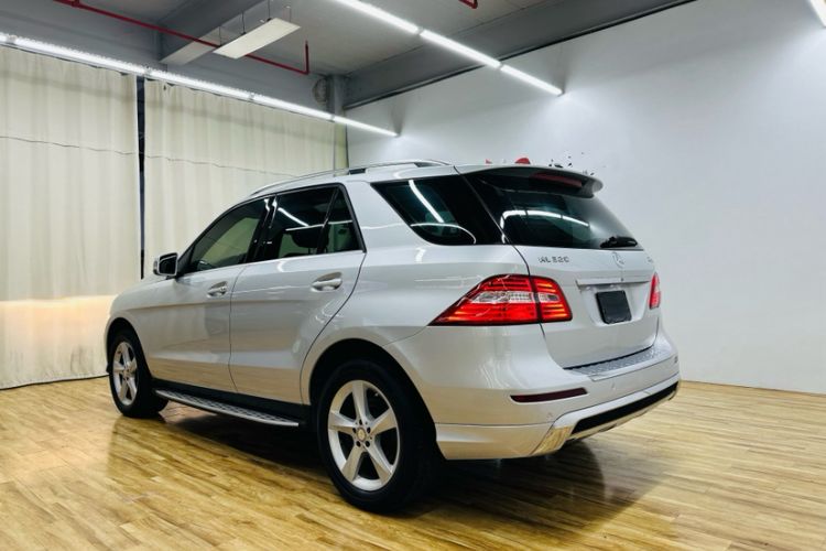 Used Mercedes-Benz M-Class 2015 ML 320 4MATIC Exterior 6